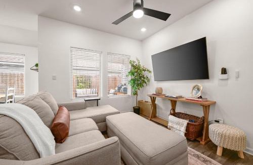 Gonzales House | Gonzales Work+Stay House near HWY 30/44 & I-10