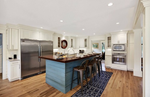 Vanderhorst Plantation House | Gorgeous 3 Bedroom Fully Updated Vanderhorst Home!