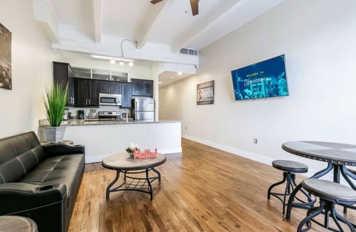 Central Business District Hotel | Gorgeous Condo - Walk to French Qt and Bourbon