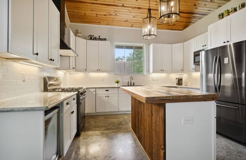 Shenandoah House | Gorgeous newer 3/2 home w/Louisiana style & charm