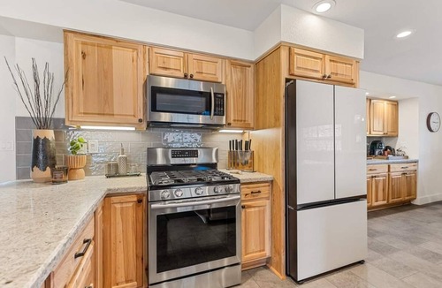 Williams House | Grand Canyon Basecamp | Hot Tub | 4 King Beds