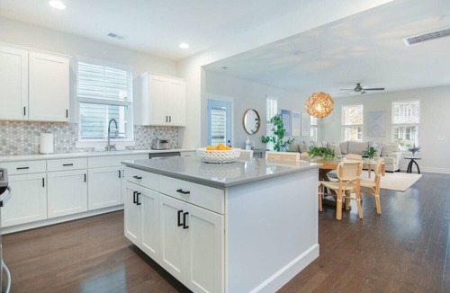 North Charleston House | Happy Ours, Mins to Park Circle, Dtwn, CHS Beach