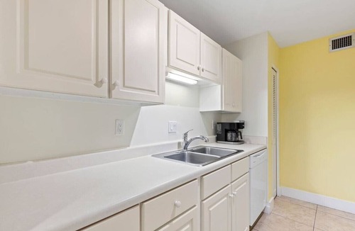 Harbour Town Villa | Harbour Town Retreat Steps to Marina Pool & Golf in Sea Pines