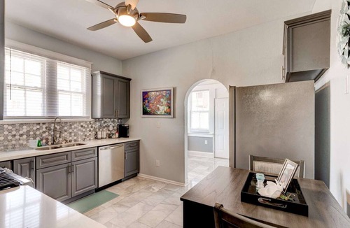 Fairgrounds Apartment | Harleaux Chateau by Jazz Fest and City Park