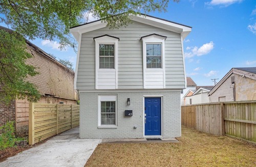North-Central House | Heart of Dwntwn Charleston+Full Kitchen+Patio+W/D