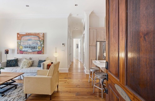 Harleston Village Apartment | Heart of King St · Charming Condo· Private Balcony