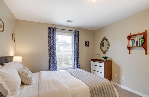 Dixon Park Apartment | Heated Pool Access | 5*Clean | Flex Cancelation | Delightful Carriage House Near Forsyth Park