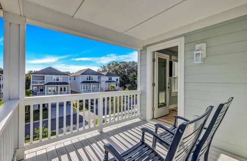 Palmetto Dunes House | Hilton Head Coastal Compound | Pool Putting Green