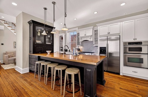 Savannah Victorian District House | Historic 5BR Retreat Overlooking Forsyth Park + Parking by Lucky Savannah