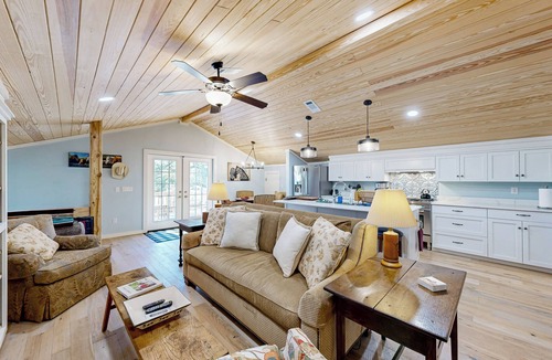 Tylertown Apartment | Historic Barn in Mississippi: Equestrian Getaway!