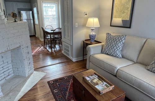 Historic Downtown Savannah Cottage | Historic King Bed Cottage, Pvt Parking, Pvt Patio, Flexible Cancellations
