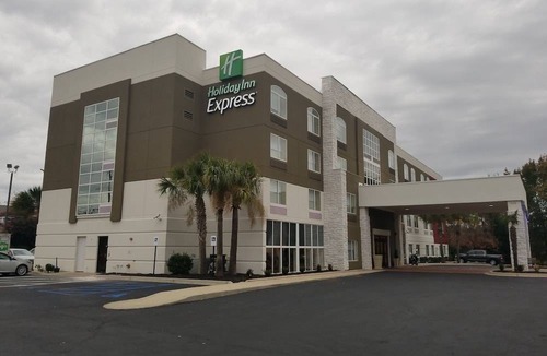 Dentsville Hotel | Holiday Inn Express Columbia - Two Notch, an IHG Hotel