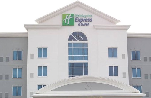 Columbia Hotel | Holiday Inn Express & Suites Columbia-Fort Jackson, an IHG Hotel