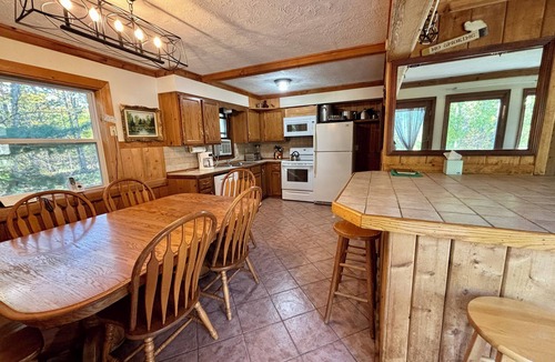 Great Valley Cabin | HUGE 3 Home Lodge For Large Groups, Lots of Space For Entertaining & Privacy!
