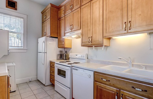 Thomas Square House | Huge Home in Starland District, Heated Pool Access