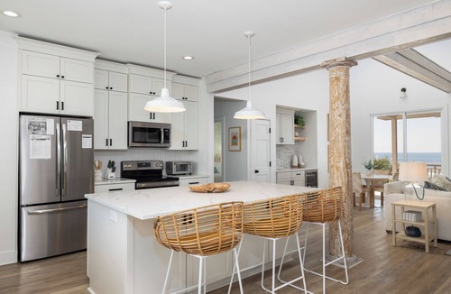 Folly Beach House | Humphrey's Hideaway - Stunning Design - Beachfront Folly
