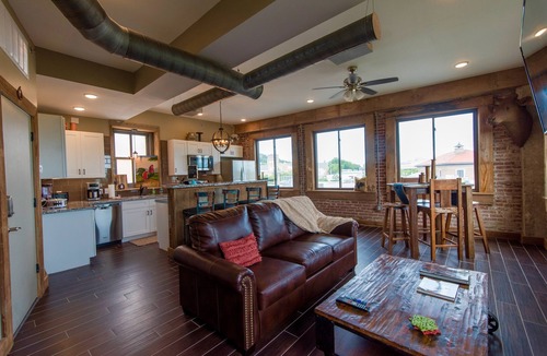 Hot Springs Apartment | In the Heart of Downtown Historic Hot Springs