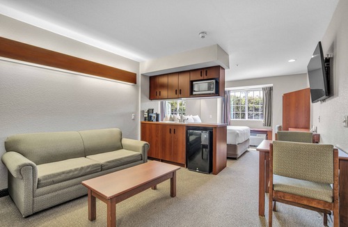 Bentonville Hotel | Independent Boutique Hotel Suite Near Bentonville's Top Sights