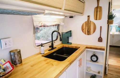Charleston House | James Island Airstream- Between Downtown & Folly Beach. Creekside Glamping!