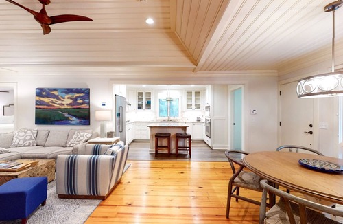 West Beach Cottage | Kiawah Exclusives | 1082 Sparrow Pond Cottage
