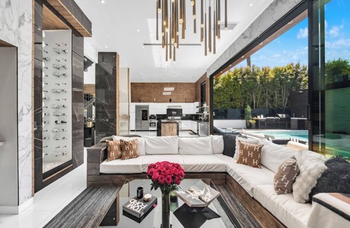 Hollywood Hills West House | Kings Villa - Sunset Luxe Getaway Open Air-Living Designer Details & Pool