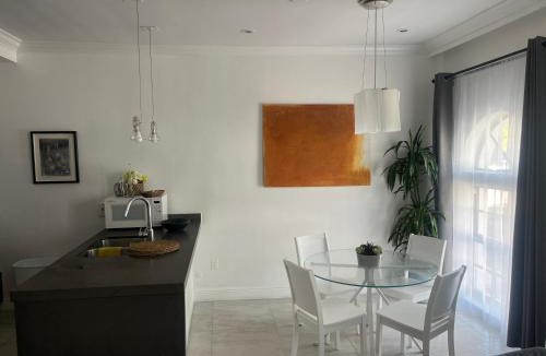 South Pointe Apartment | Knickerbocker 102