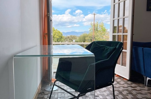 Sherman Oaks Villa | LA Pool & Rooftop Estate – Valley Views – Sleeps 10 – Universal 10 min
