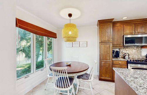 Kiawah Island House | Lagoon-Front Villa w/Screened Porch, WiFi & AC - Steps to Beach, Tennis & Golf