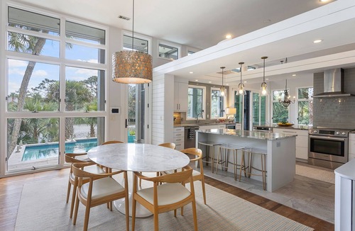 Vanderhorst Plantation House | Lagoonfront Luxury: Pool, Beach Walk