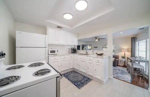 Rockwell Cottage | Lake-Side Cottage w/Pool, Lake Views, and More!