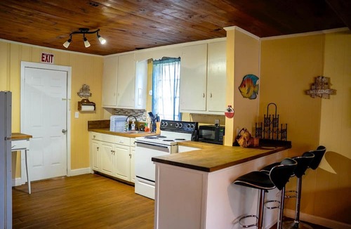 Eutawville Cabin | Lakefront Boathouse with Private Dock & Lake Views in Eutaw Springs, South Carolina