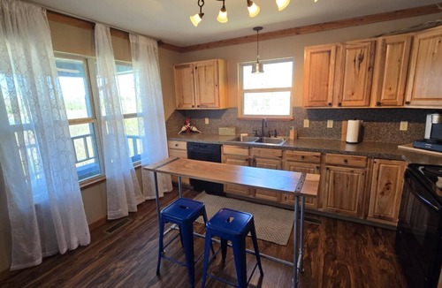 Quitman House | Lakefront Escape with Hot Tub