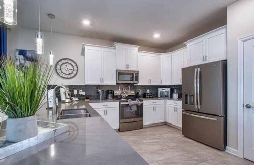 Kissimmee Villa | Lakeview, Summer Special, 15 min 2 Parks, Karaoke, Pool, Spa, Theater, Vgames,