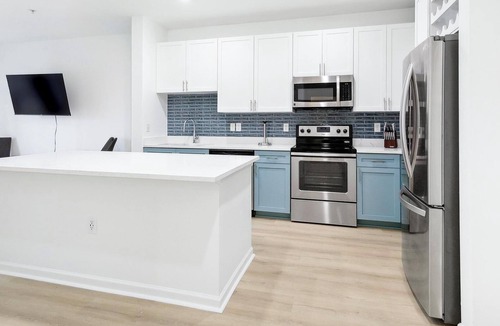 Eden Apartment | Landing | Amazing 1BD, Clubhouse, Pool