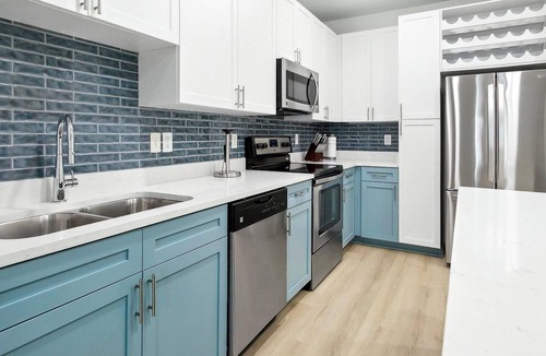 Eden Apartment | Landing | Amazing 1BD, Clubhouse, Pool