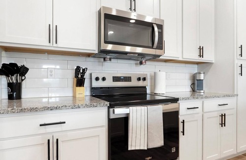 Beaufort Apartment | Landing | Beautiful 1BD, Gym