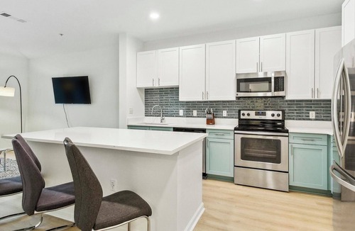 Eden Apartment | Landing | Beautiful 1BD, Gym, Clubhouse