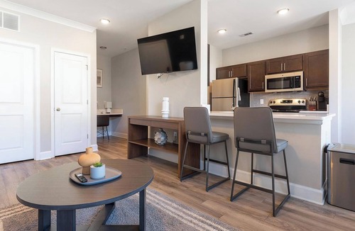 Summerville Apartment | Landing | Chic 1BD, Yoga Studio, Gym