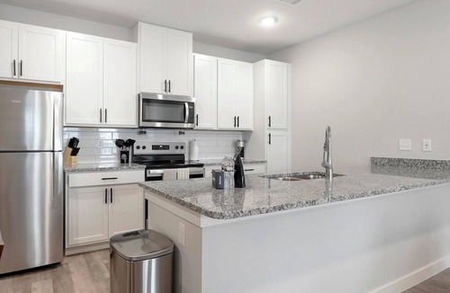 Beaufort Apartment | Landing | Incredible 1BD, Gym