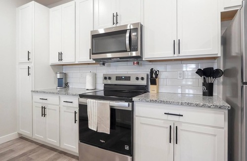 Beaufort Apartment | Landing | Incredible 1BD, Gym