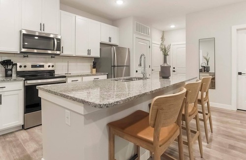 Beaufort Apartment | Landing | Modern 2BD, Gym