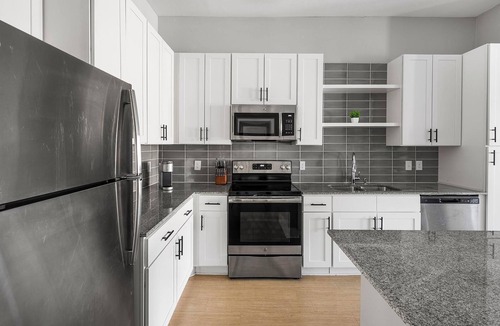Rock Creek Apartment | Landing | Modern 2BD, Gym, Courtyard