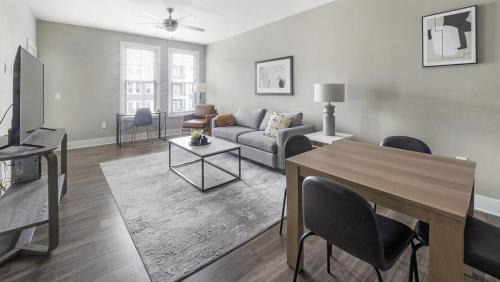 West Ashley Apartment | Landing - Modern Apartment with Amazing Amenities (ID7126X74)