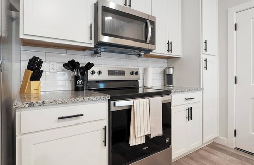 Beaufort Apartment | Landing | Spectacular 1BD, Gym