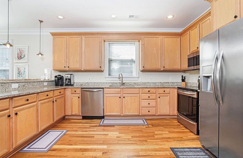 Garden City House | Large 12-Bedroom Duplex Second Row Steps to Shore