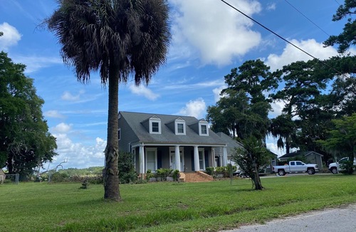 Burton House | Large Rustic Home for Marine Graduation and Family Fishing