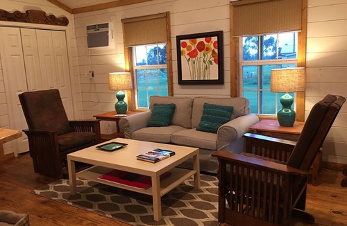 Marion House | Leroy's farmhouse 7 min to Memphis, ❤️1 pet free 2nd pet considered for fee