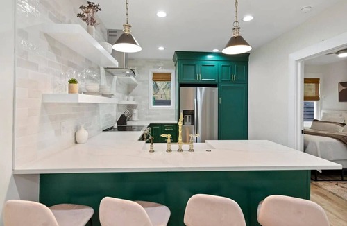Cannonborough Elliotborough House | LOCATION! Stunning Downtown Home Steps to King St