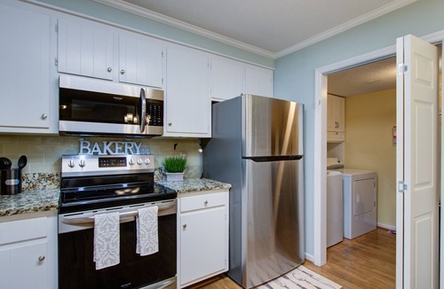 Lincolnville Condo | Lovely 3 bed condo close to Historic Summerville-Dog Friendly!