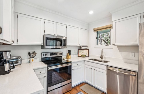 West Beach Cottage | Lovely 3 BR Inlet Cove Cottage; Spectacular River View; Near Pool, Dock